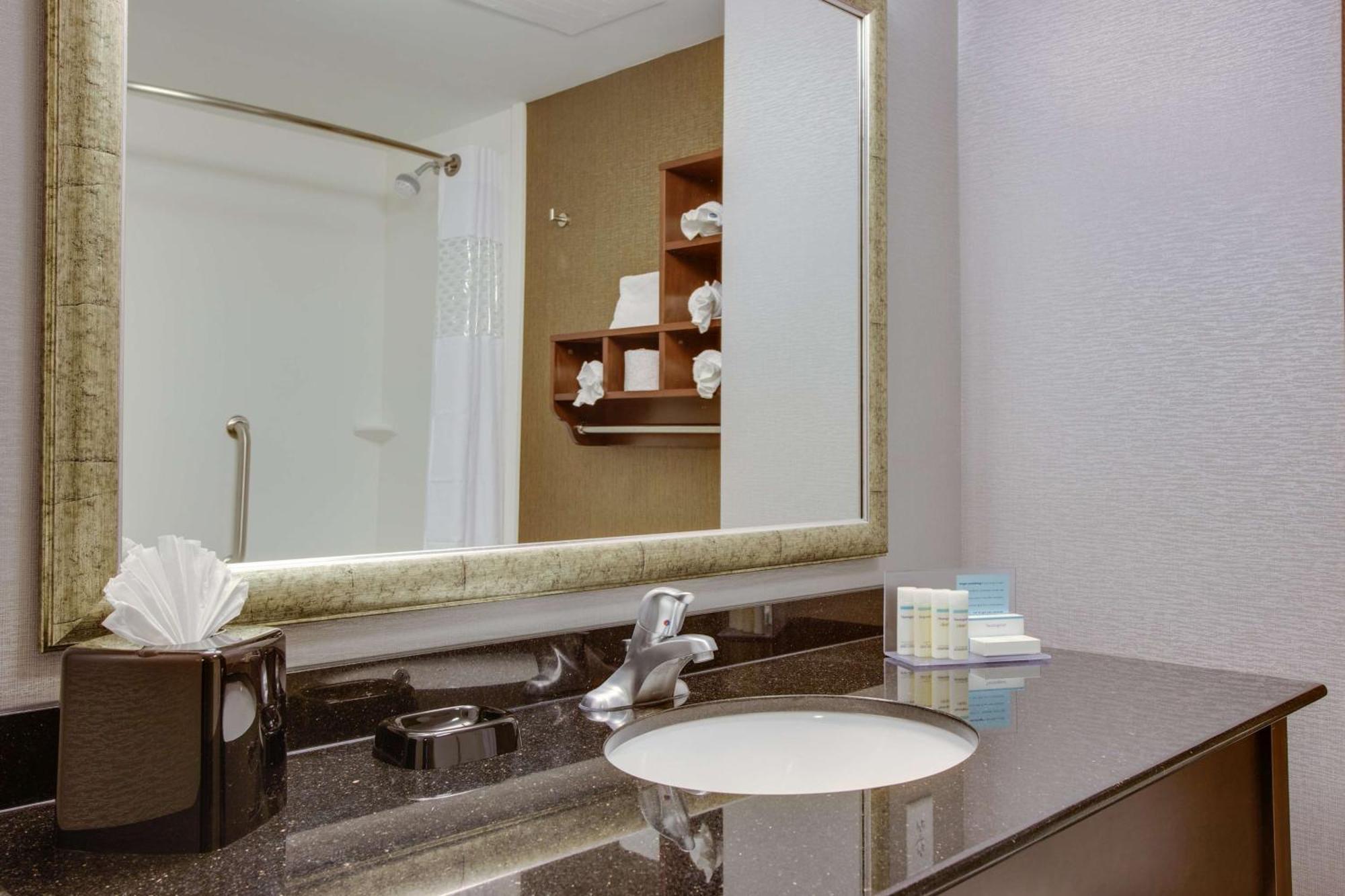 Hampton Inn & Suites Philadelphia/Bensalem Esterno foto