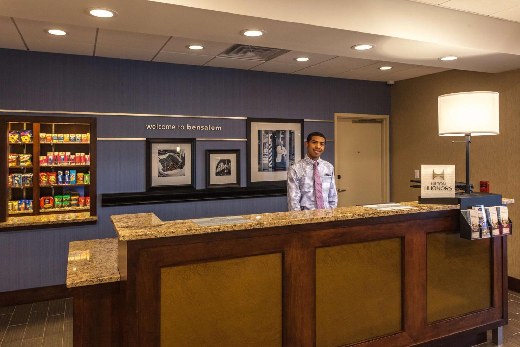 Hampton Inn & Suites Philadelphia/Bensalem Esterno foto