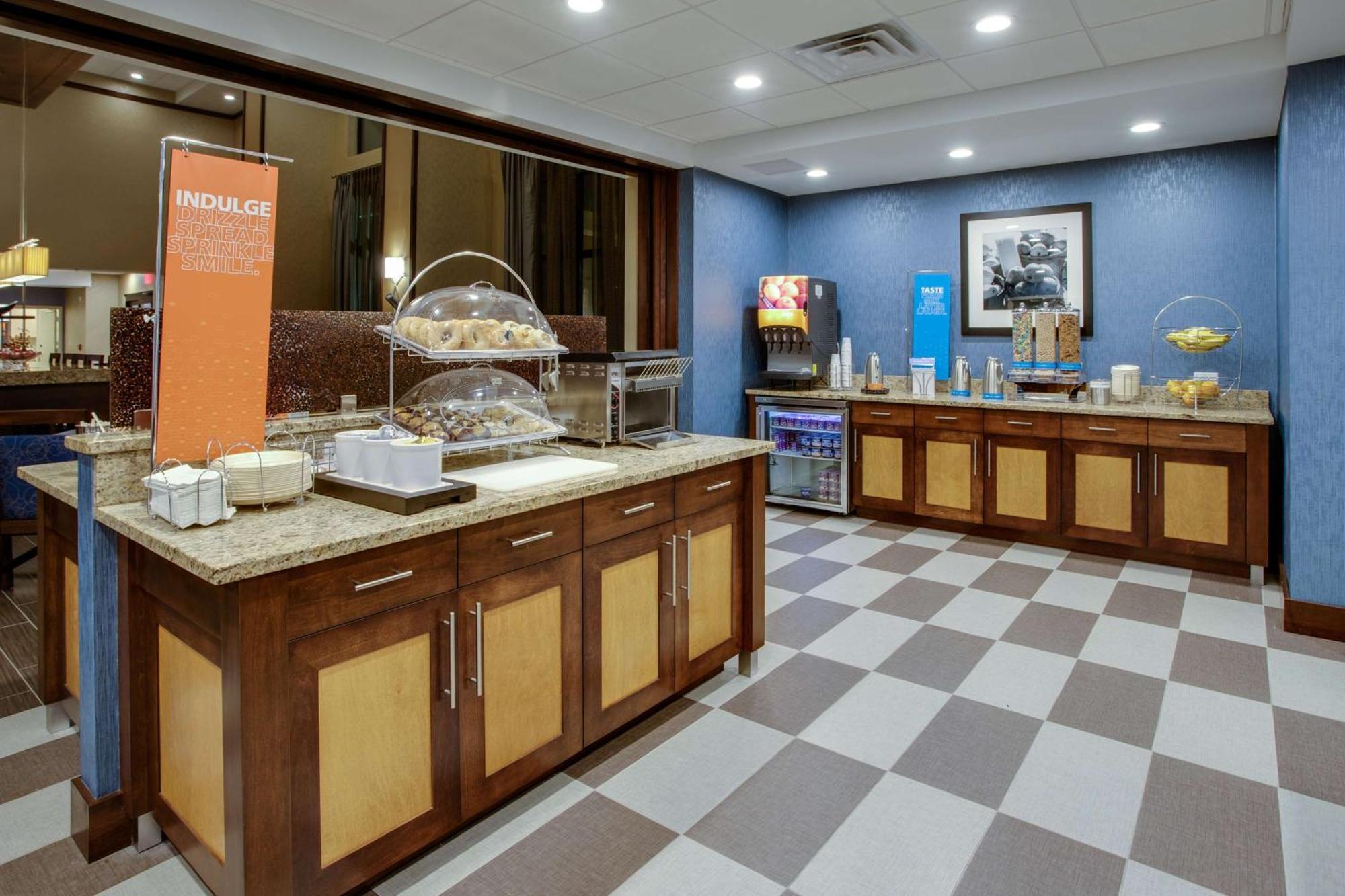 Hampton Inn & Suites Philadelphia/Bensalem Esterno foto