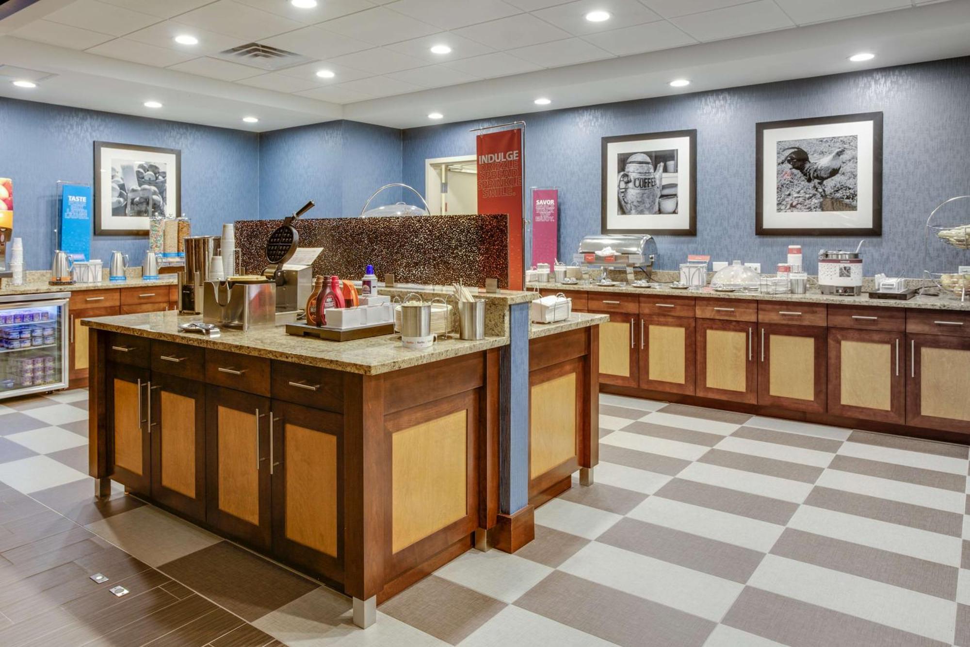 Hampton Inn & Suites Philadelphia/Bensalem Esterno foto
